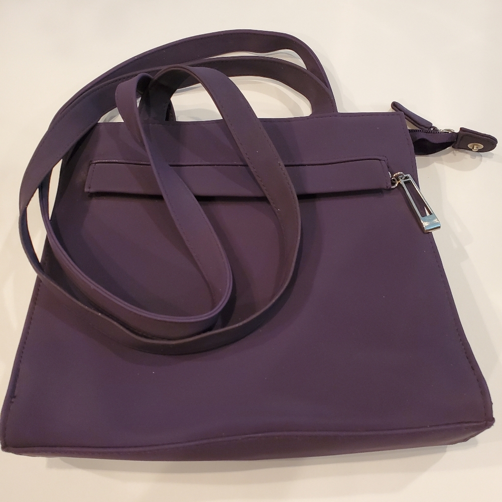 Vinilo matte purple shoulder bag